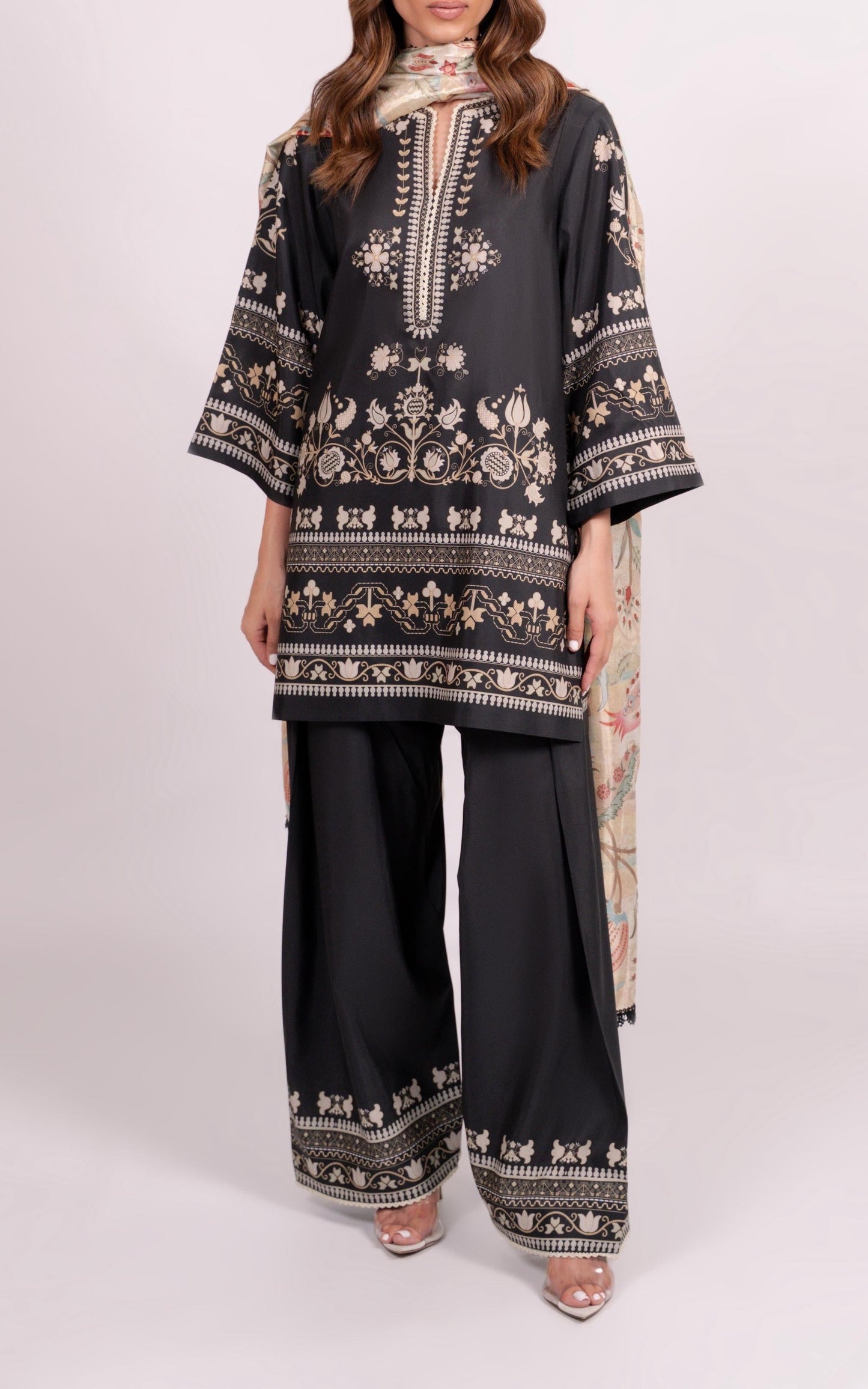 Co-Ord Set Dove Black Elegance