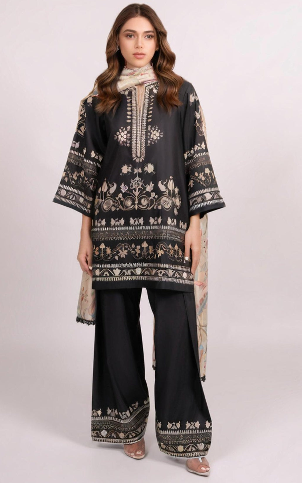 Co-Ord Set Dove Black Elegance